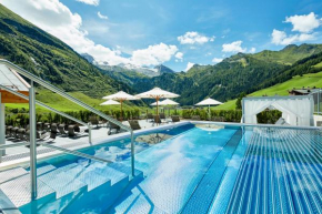 Hotel Berghof Crystal Spa & Sports, Tux